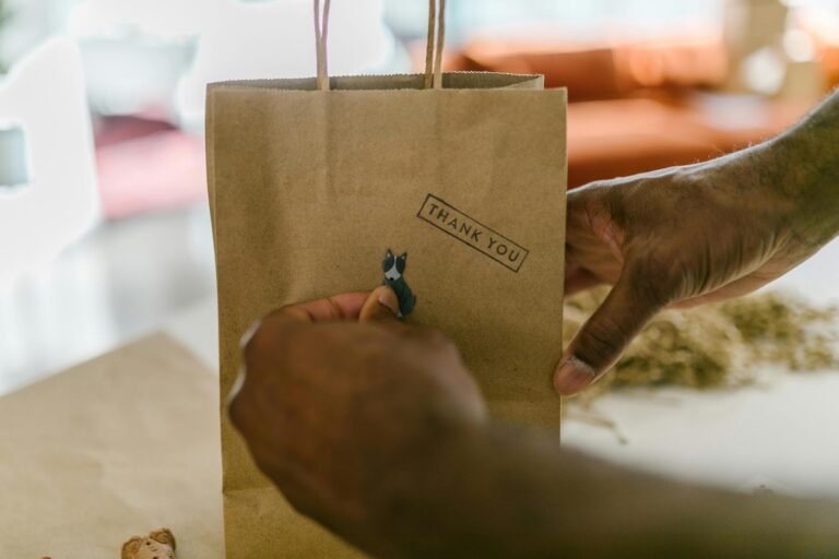 The Benefits of Canvas Tote Bags in Corporate Branding