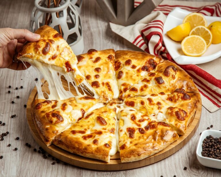 Reasons Why People Love Ordering from Pizza Hut Online